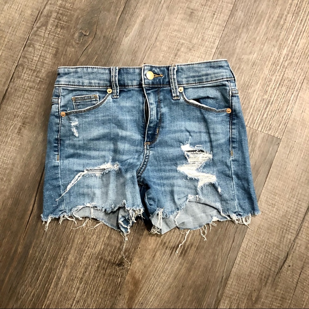 Universal Thread Womens Didtressed Shorts - Size 0/25